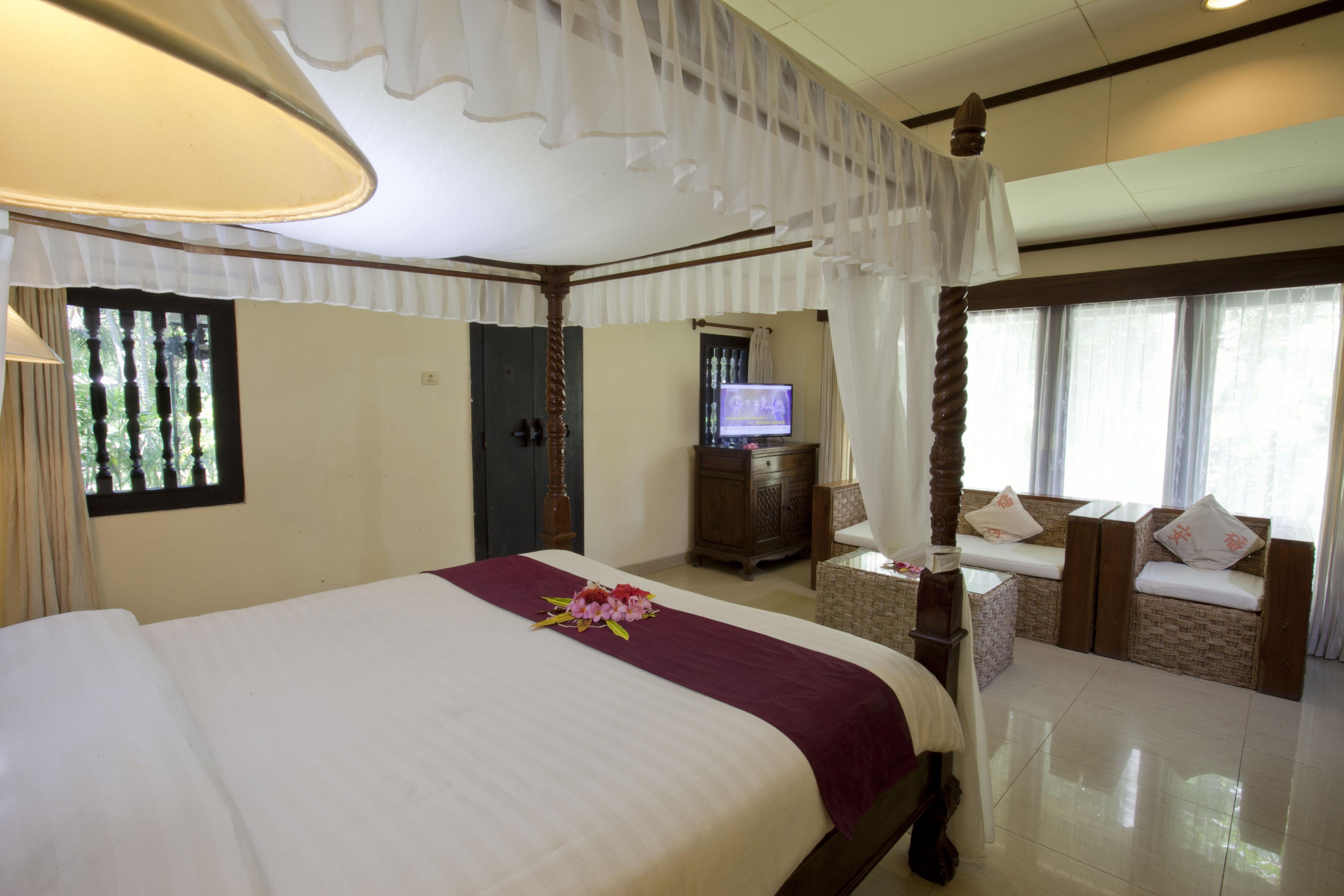 Puri Saron Senggigi Hotel Exterior photo