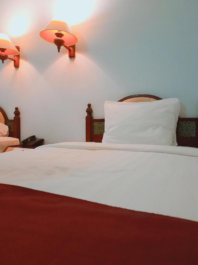 Puri Saron Senggigi Hotel Exterior photo