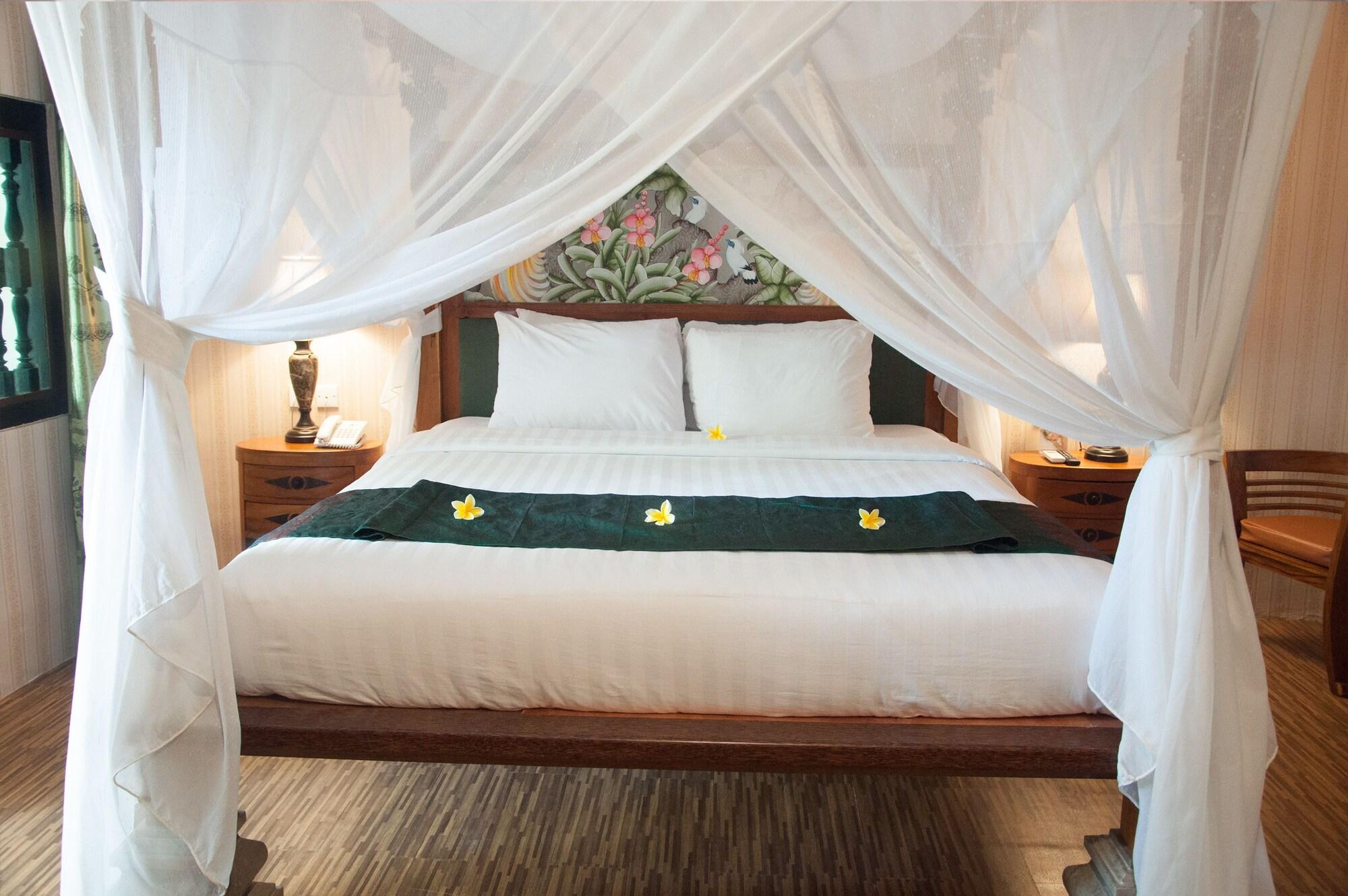Puri Saron Senggigi Hotel Exterior photo