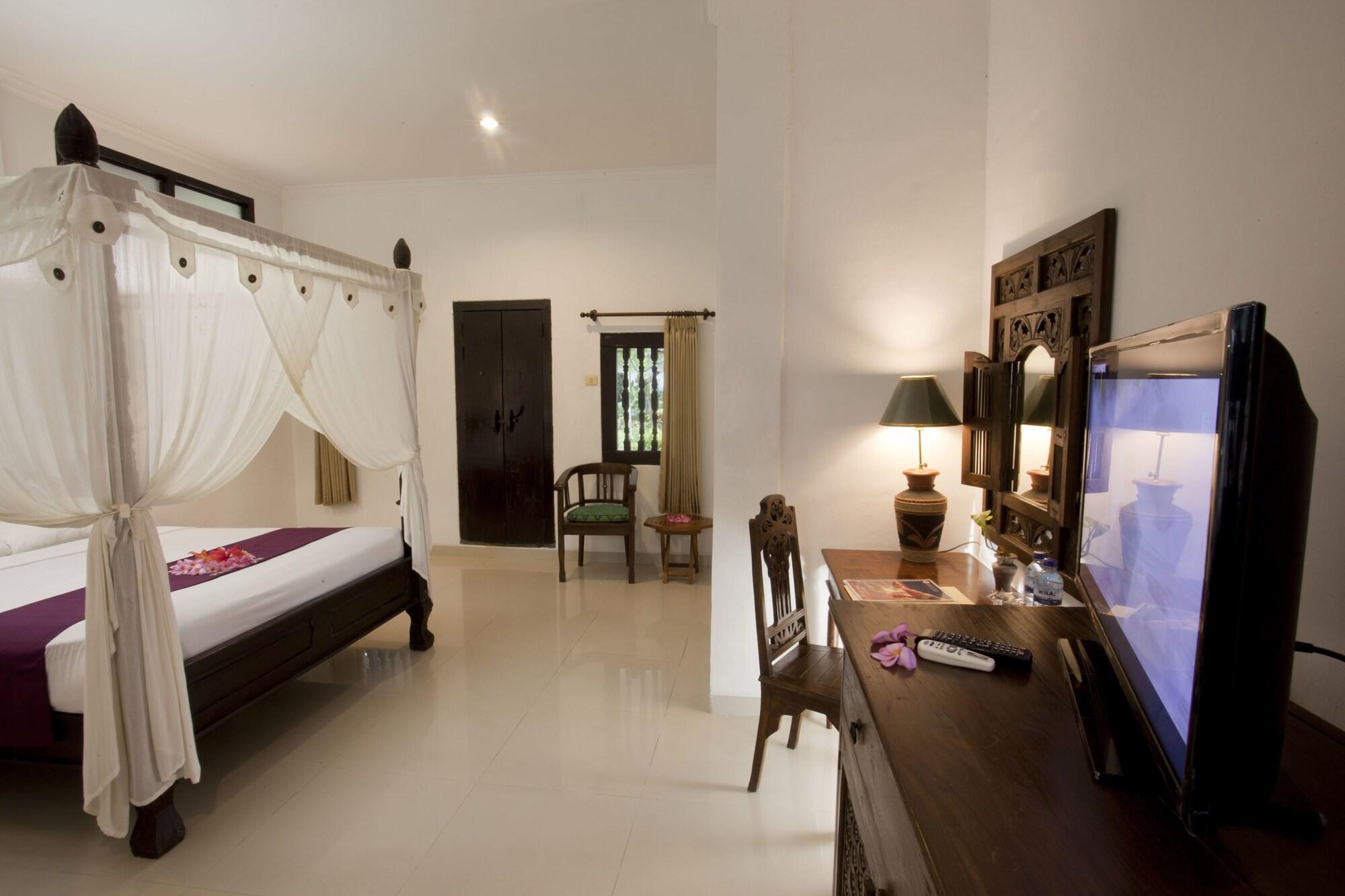 Puri Saron Senggigi Hotel Exterior photo